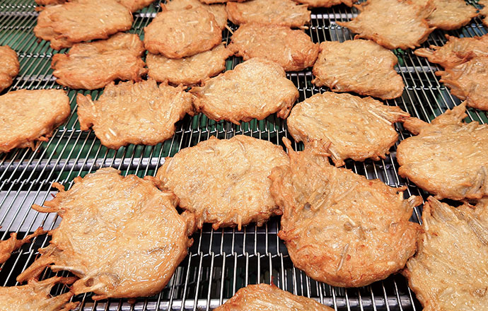 職人の技で、魚のうまみを尽くした練り物