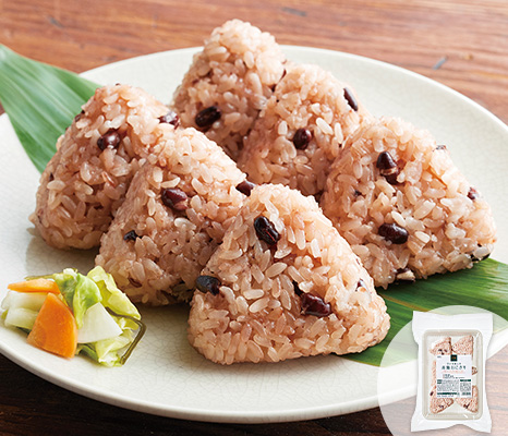 せいろ蒸しの赤飯おにぎり