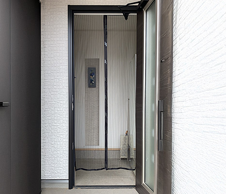 予約 風が気持ちいい玄関カーテン