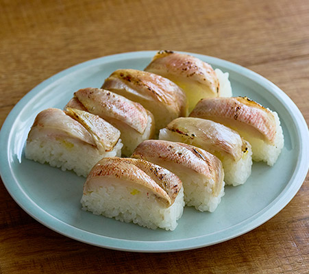 炙りカサゴ棒寿司（ノーカット）