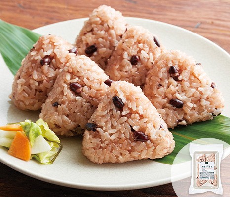せいろ蒸しの赤飯おにぎり