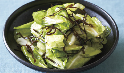 「塩吹昆布」とごま油で中華風キャベツ漬け
