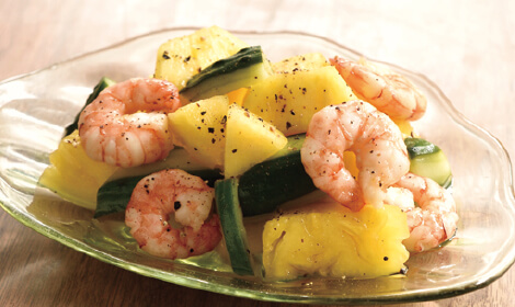 パイナップルときゅうり、エビのマリネ