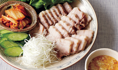 ゆで豚の野菜巻きと塩麹ダレ