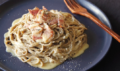 そばの塩麹カルボナーラ