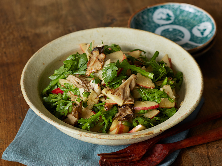 【ベジオタのひと皿】やわらか生春菊の生姜香る和風サラダ