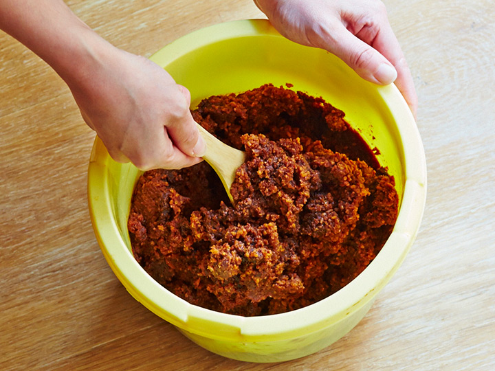 やさか有機大豆の麦味噌作りセット(有機煮大豆・有機麦生こうじ)容器付_2