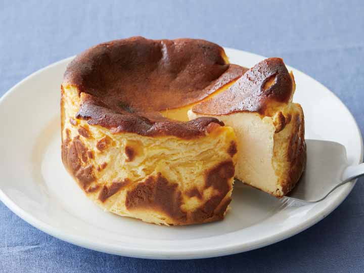 お口でほどける　濃密北海道チーズのバスク・チーズケーキ