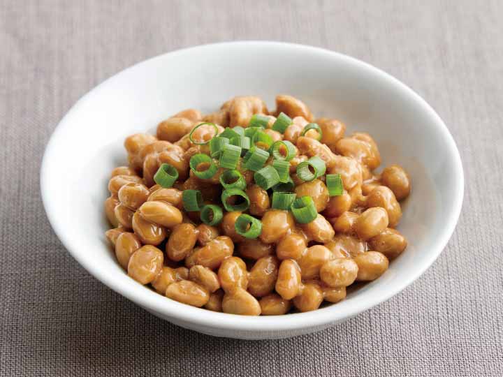 国産大豆の小粒納豆・たれ付き（北海道産ユキシズカ大豆使用）
