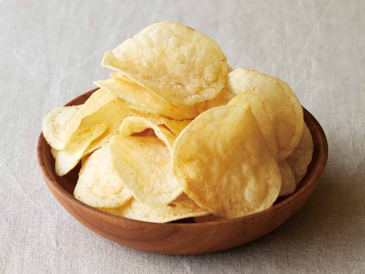 国産じゃがいものポテトチップス（しお味）
