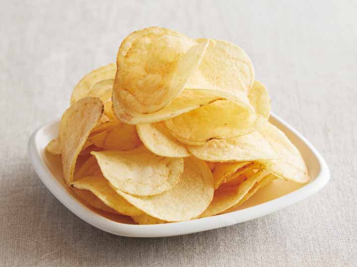 国産じゃがいものポテトチップス（しお味）_4