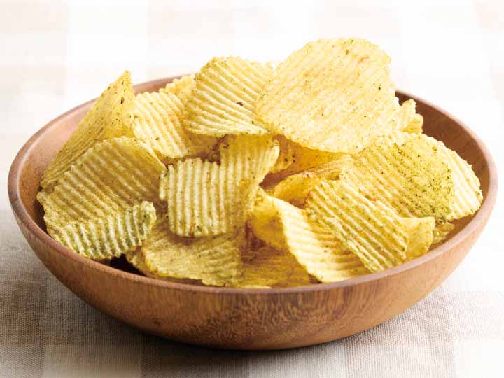 ザク切り純国産ポテトチップスのり塩