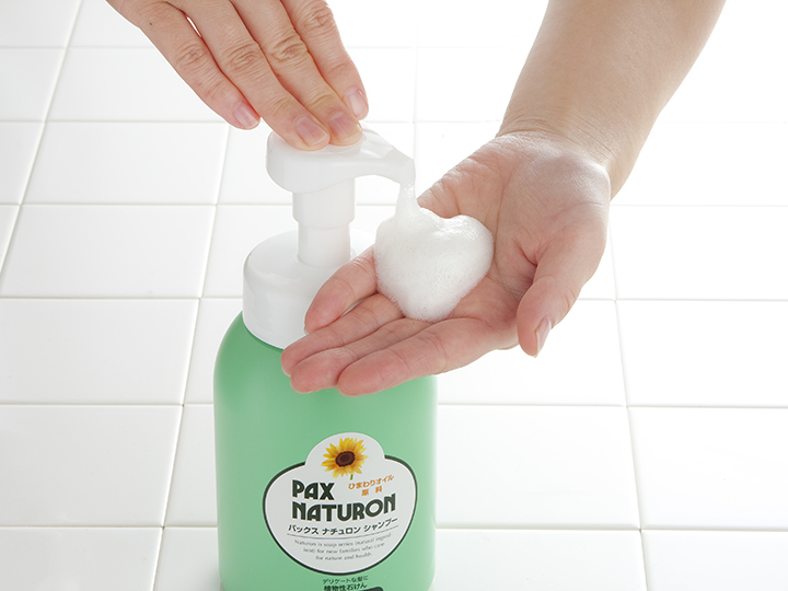 ボトル・パックスナチュロンシャンプー_2