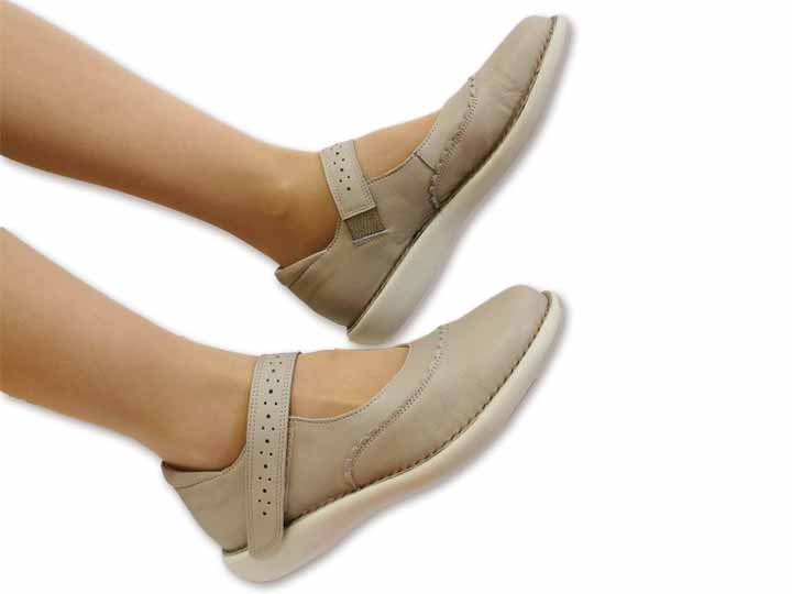 予約 TheGARDENSTORYミスキョウコ4Eワンストラップシューズ(グレージュ)24.0CM_2