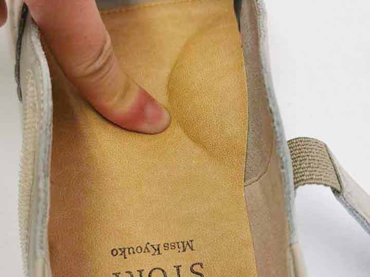 予約 TheGARDENSTORYミスキョウコ4Eワンストラップシューズ(グレージュ)24.0CM_3