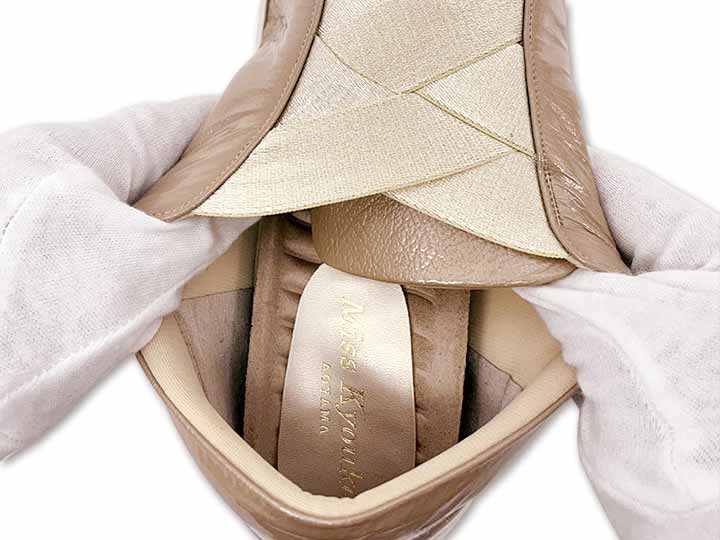 予約 ミスキョウコ 4E クロスゴム オパンケエナメルスニーカー ベージュ 22.5CM_2