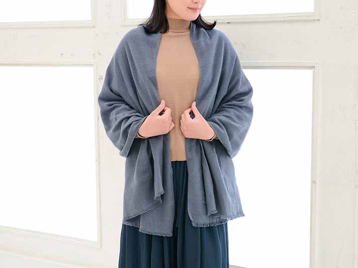 予約　＜今治タオル＞あったかポケット付きストール　ダークブルー_3