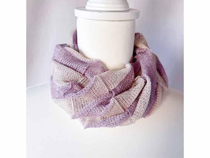 予約　天然素材のチェック柄スヌード　パープル系