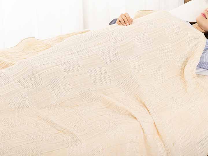 からみ織麻混三重ガーゼケット　サンドベージュ　シングル