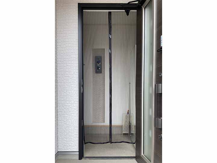 予約　風が気持ちいい玄関カーテン