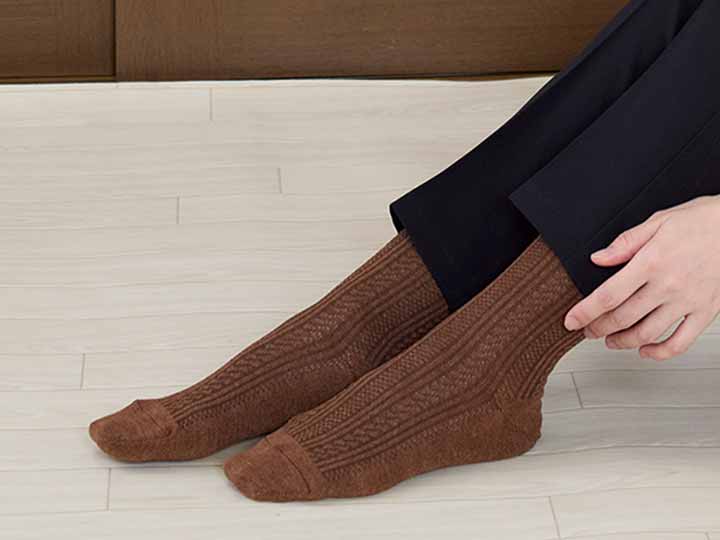 予約　日本製　ダークカラーのメッシュ編みソックス_2