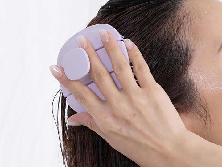 予約　Ｕ−ｎｉ　頭皮もみブラシ　ラベンダー_3