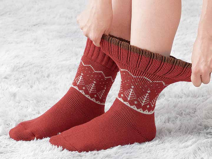 予約　裏起毛パイルびよ〜ん丈長フォークロア柄ソックス_2