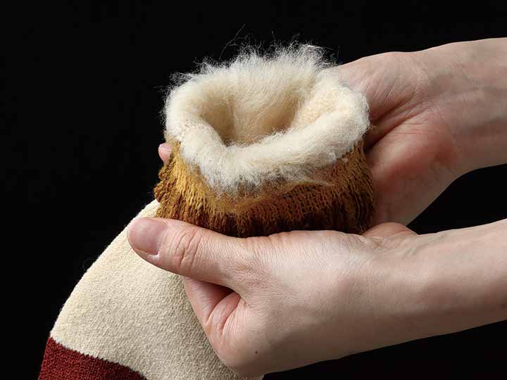 予約　裏起毛パイルびよ〜ん丈長フォークロア柄ソックス_4