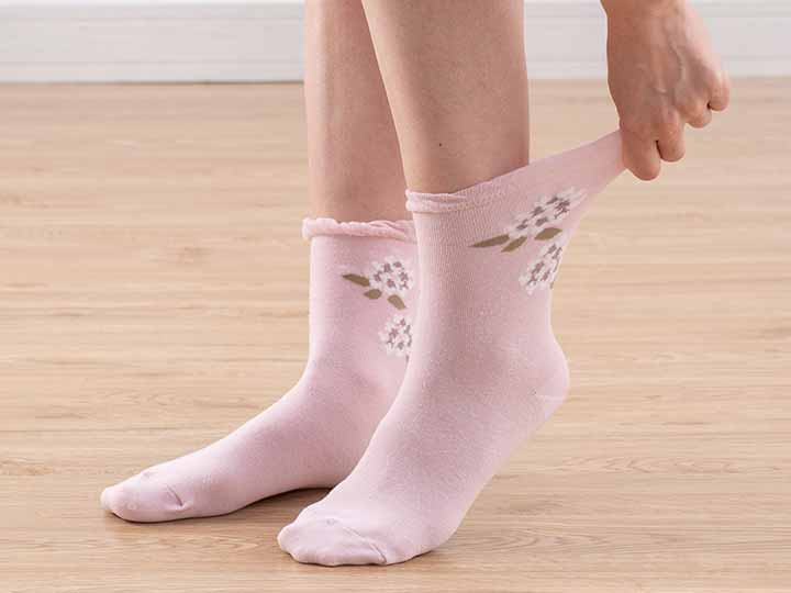 予約　麻混ゆったり花柄ソックス_2