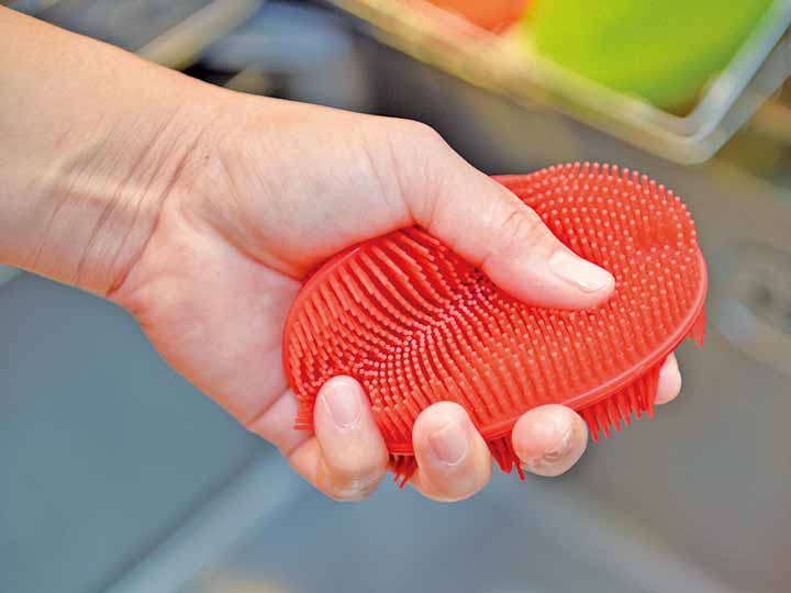予約　煮沸除菌できるフライパン予洗いブラシ　レッド_2