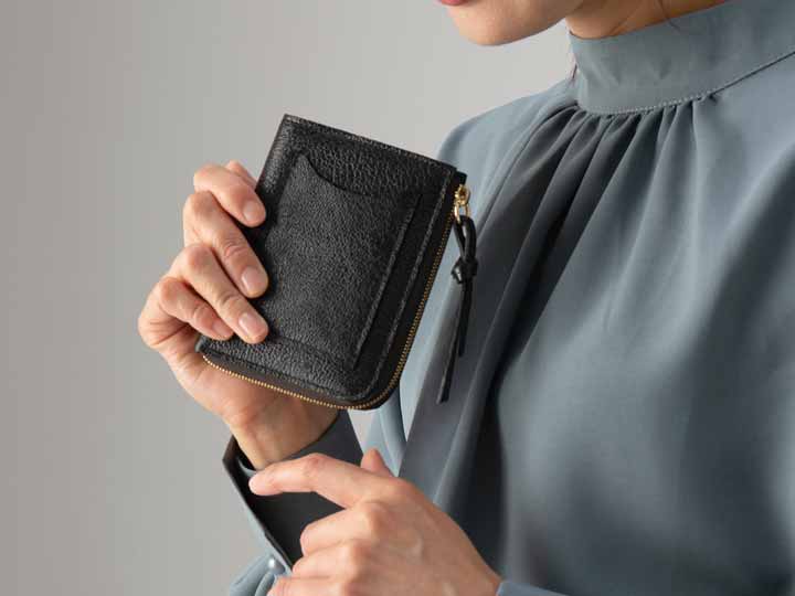 予約　植物タンニンなめし　国産皮革二つ折りウォレット　ブラック_5