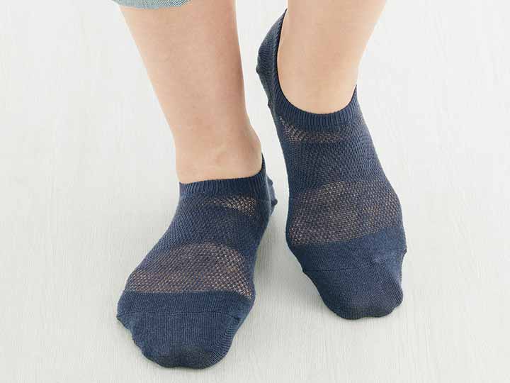 予約　日本製　麻混薄手カバーソックス（ダーク）_2