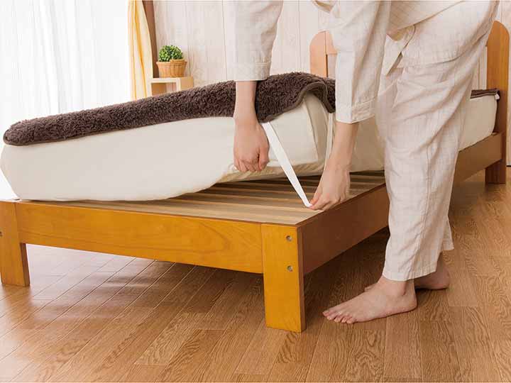 予約　ＨＯＴαふわふわ足ポケット付き敷パッド_4