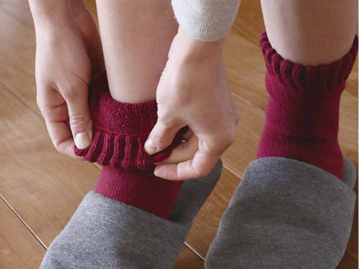 予約 極暖シルク 厚手のパイル靴下 紅色_4