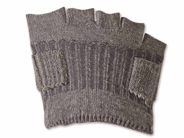 予約　日本製　備長炭外反母趾ケア5本指ソックス_4