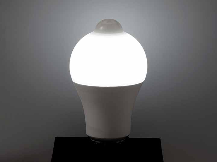 予約　センサー付きＬＥＤ電球　60Ｗ昼光色相当