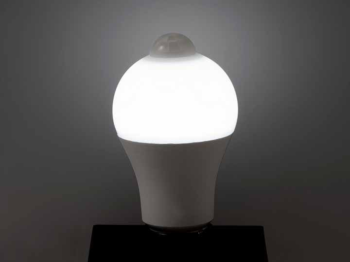 予約　センサー付きＬＥＤ電球　40Ｗ昼光色相当