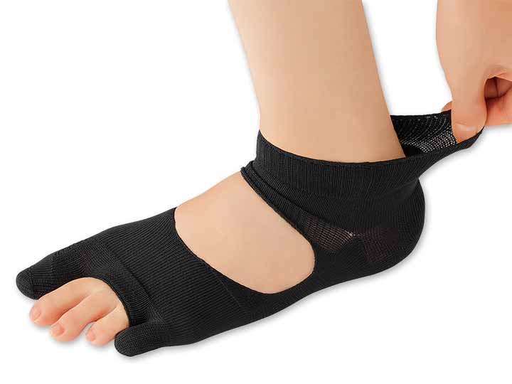 予約 毎日履きたいラクラク外反母趾サポーター ブラック M〜L_2