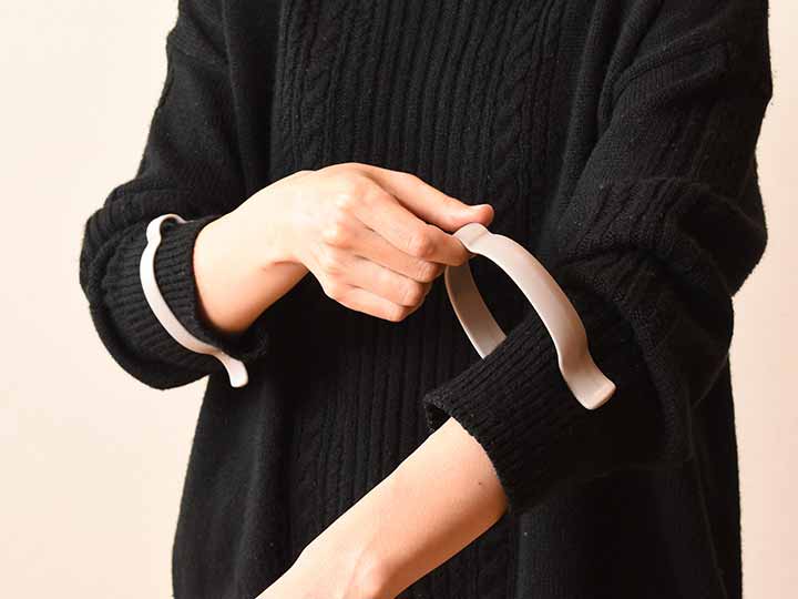 予約　袖のズレ落ちをとめる　アームクリップ2コ組_4