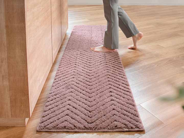 予約　思わず素足で立ちたくなるキッチンマット50×180CM　モカ