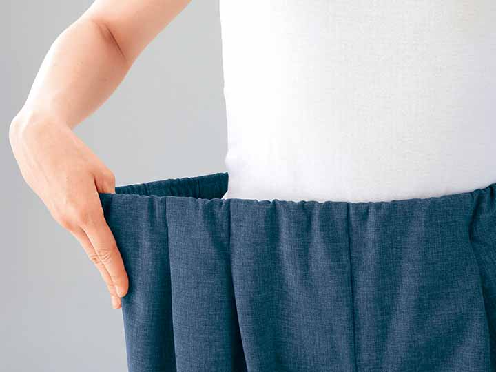 予約　ｅｃｌａＴ　ｓｔｙｌｅキレイ見せタック　パンツ　ネイビーブルー　Ｍ_3