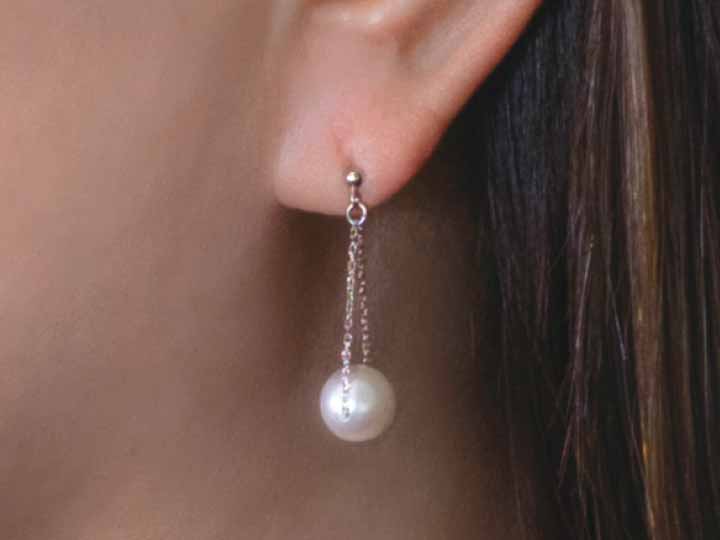 ふぞろいパールのピアス スイング_2