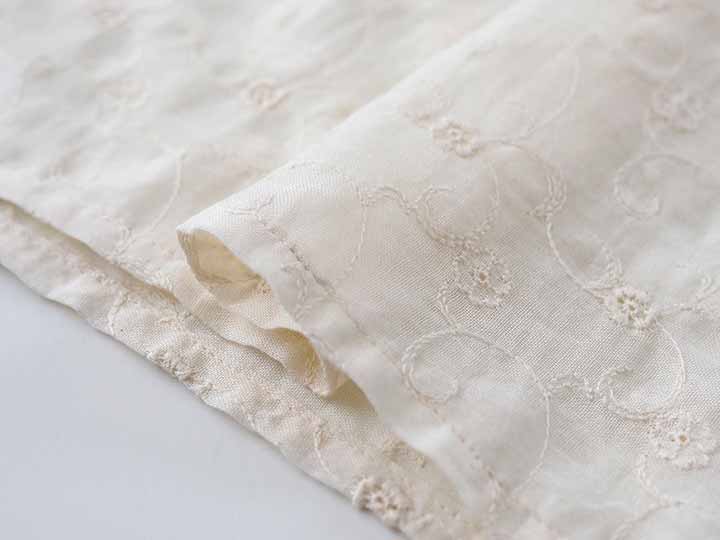 予約 野の花刺繍のガーゼブラウス【きなり】_4