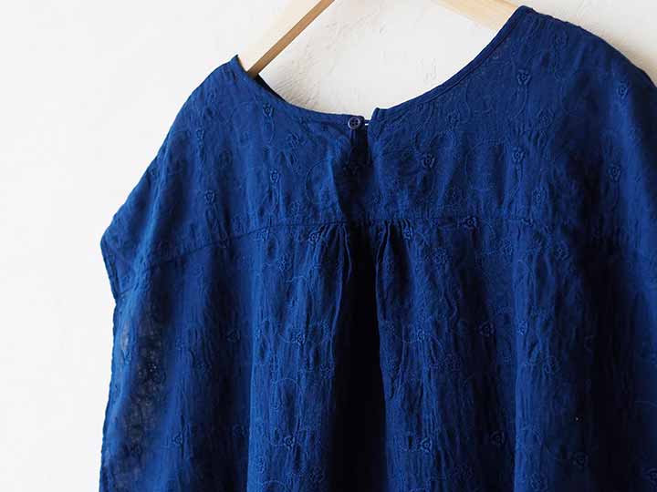 予約　天然藍　野の花刺繍のガーゼブラウス［天然藍］［濃紺］_3