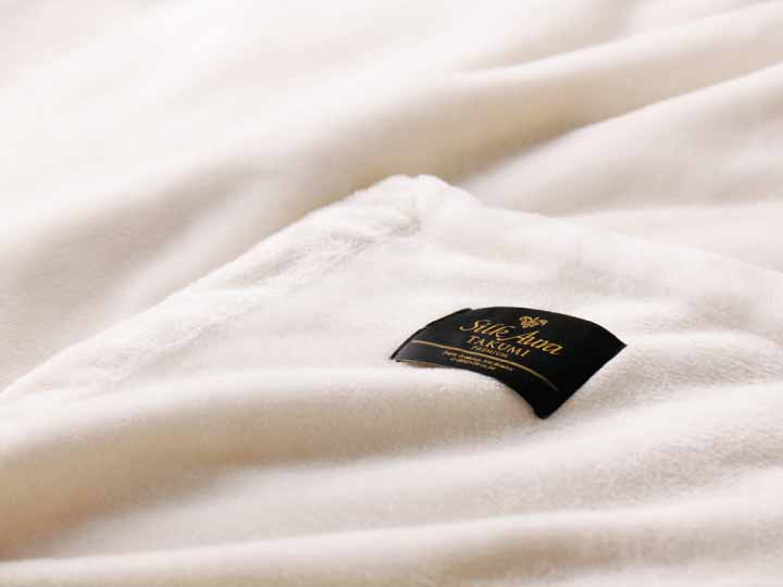 シルクオーラ匠プレミアム　掛け毛布　シングル　ピュアホワイト