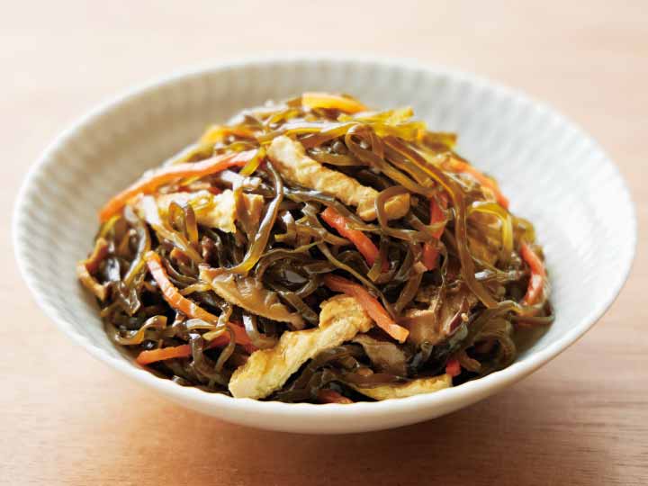 あると便利な副菜　出汁香る切り昆布の煮物