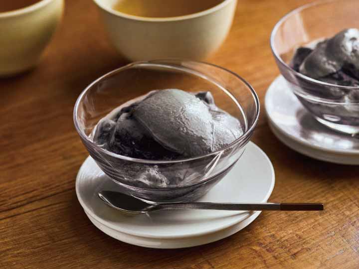 【予約】12／25〜配送　国産大豆の豆乳使用　まったり黒ごま豆乳プリン