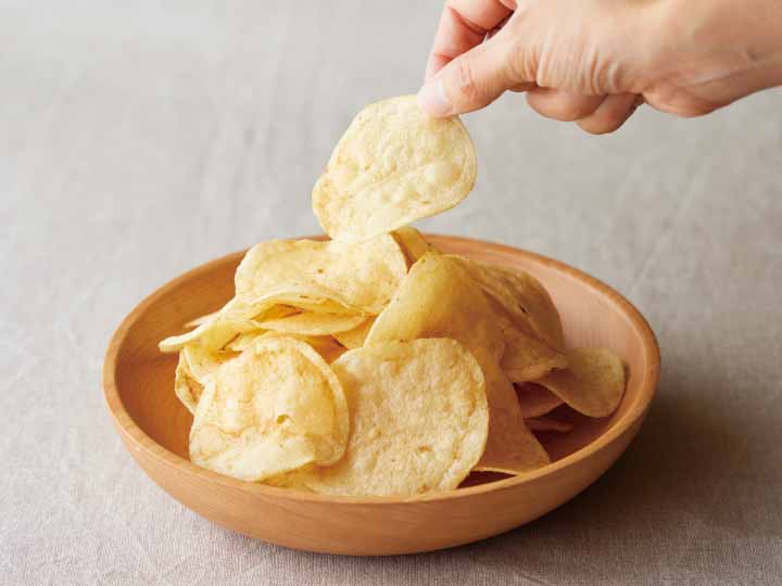 【買うほどお得】国産じゃがいものポテトチップス（しお味）×3_3