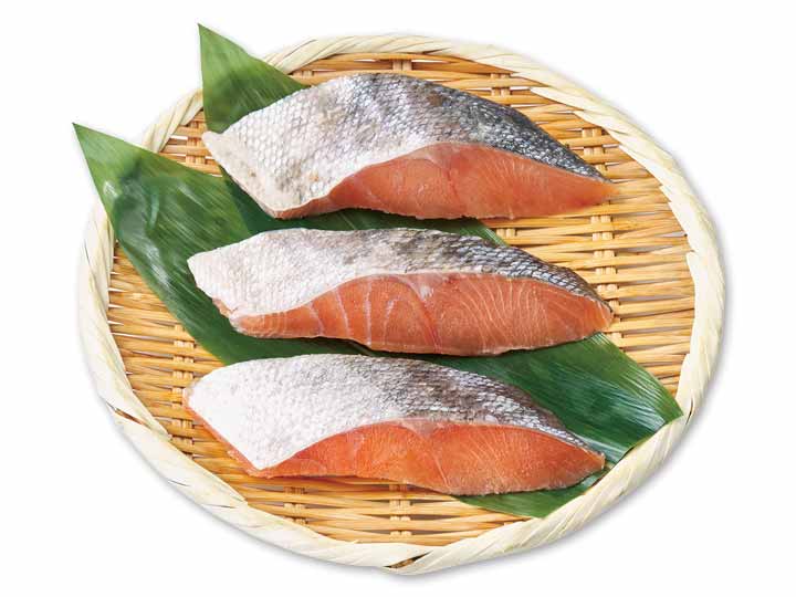 北海道産天然秋鮭切身3切れ（腹骨取り）_2