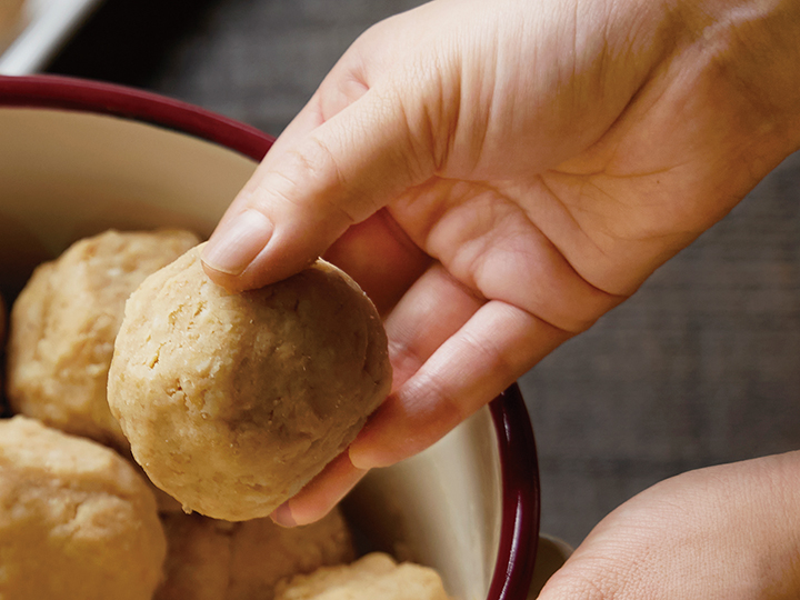 予約1／19週　職人が仕込んだ　育てる玄米味噌（容器付）_4